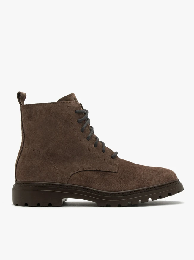 Graue Herrenstiefel mit leichter Sohle
