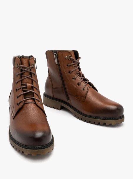 Brown men’s boot