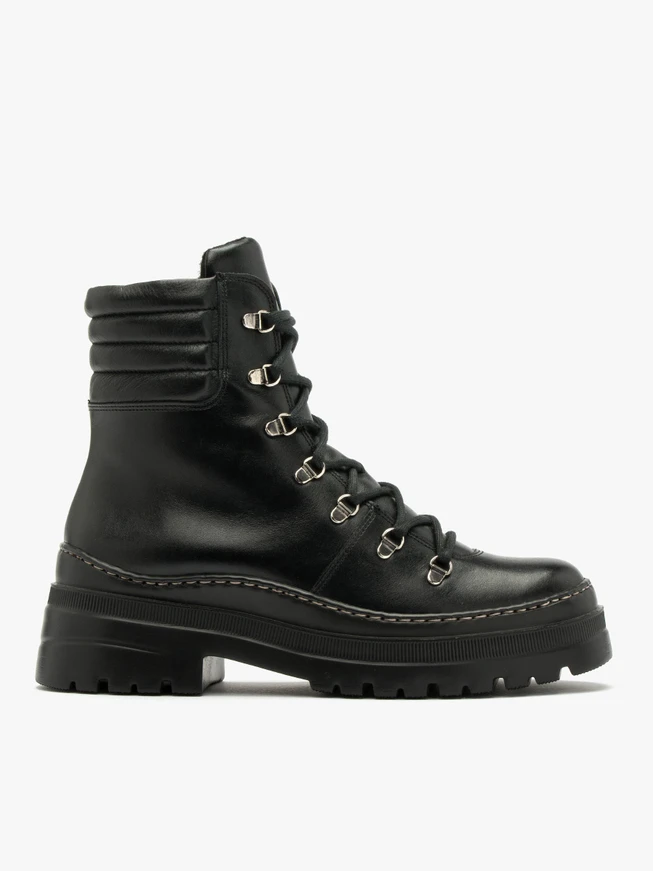 Schwarze Baggerstiefel mit dekorativer Sohle