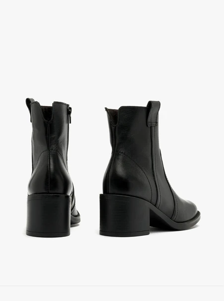 Schwarze Cowboystiefel