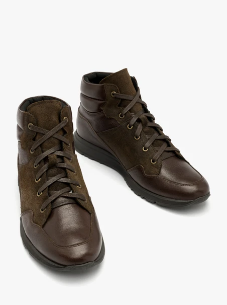 Sporty men’s boots