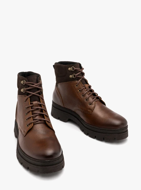 Brown men’s boot