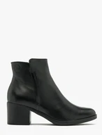 Schwarze hochhackige Stiefel