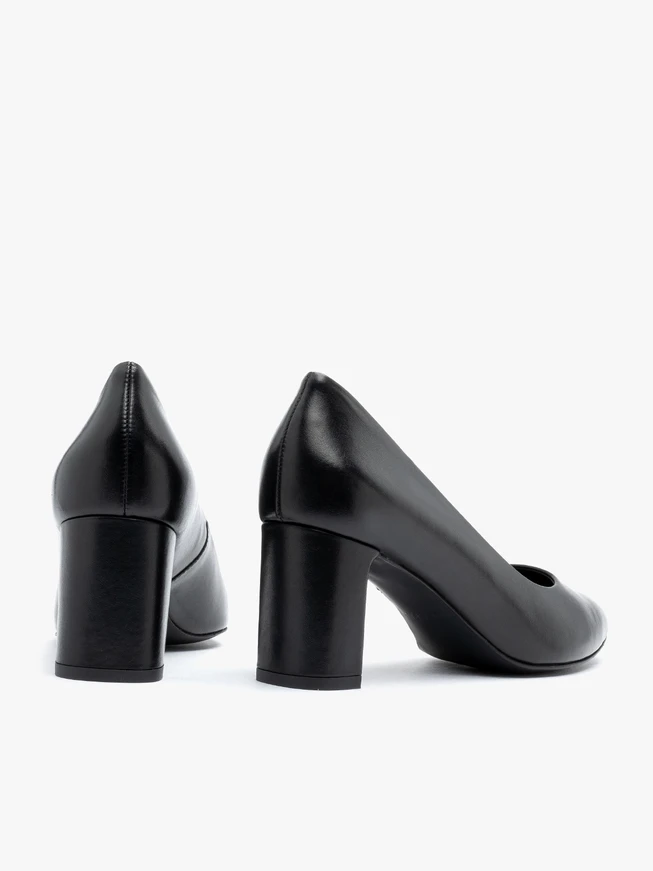 Schwarze klassische Leder-Stiletto-Pumps
