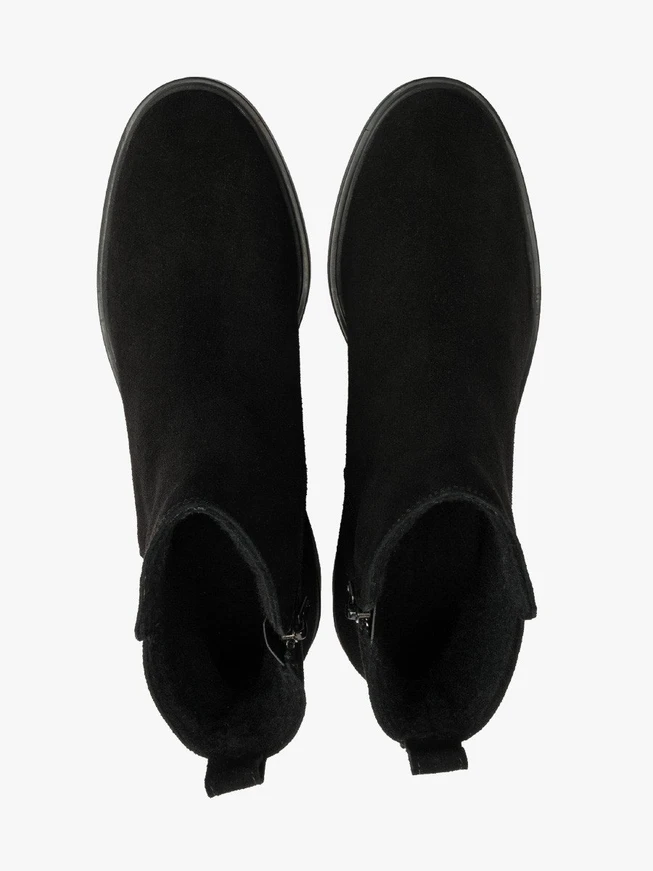 Schwarze Veloursstiefel