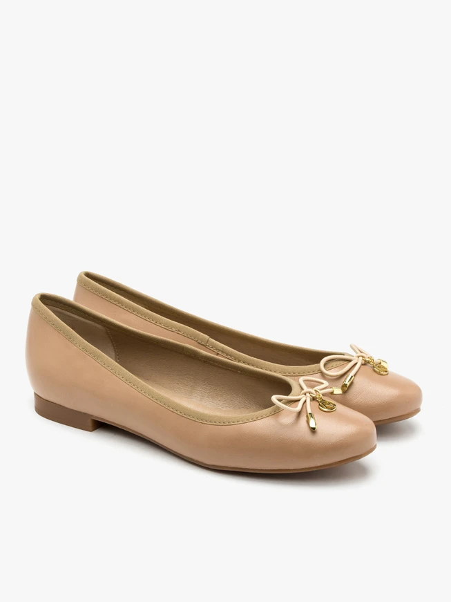 Beige Ballerinas mit Schleife
