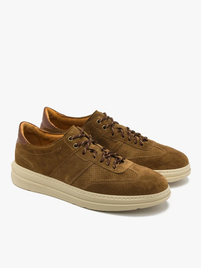 Brown sporty shoes with beige sole