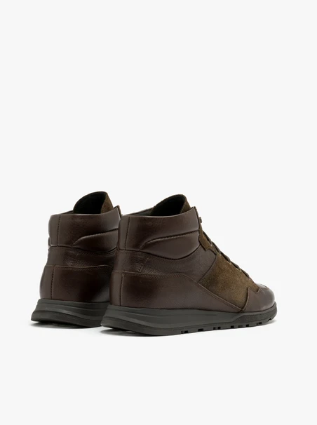 Sporty men’s boots