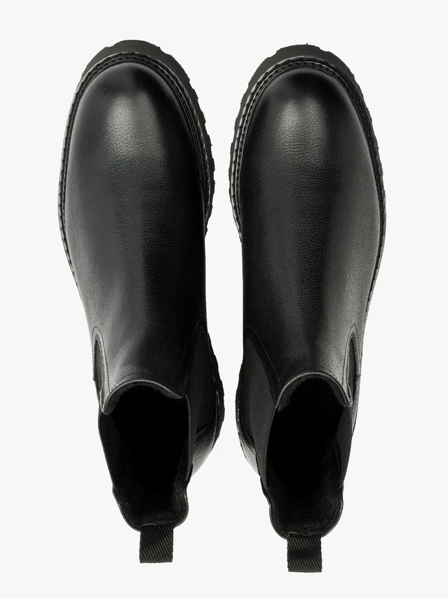 Schwarze Herrenslipper mit leichter Sohle