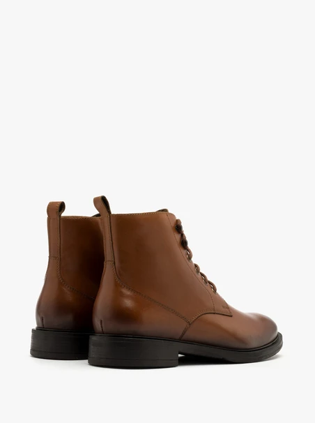 Braune isolierte Herrenstiefel aus Wolle