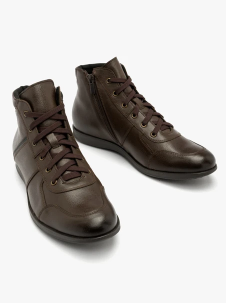 Dark brown men’s boots