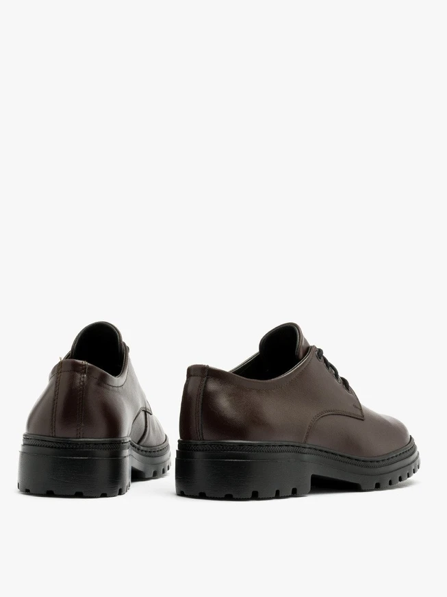 Dunkelbraune Herrenhalbschuhe auf leichter Sohle