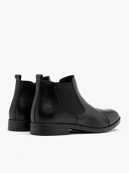 Black men’s Chelsea boots