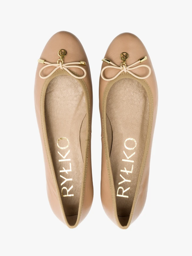 Beige Ballerinas mit Schleife