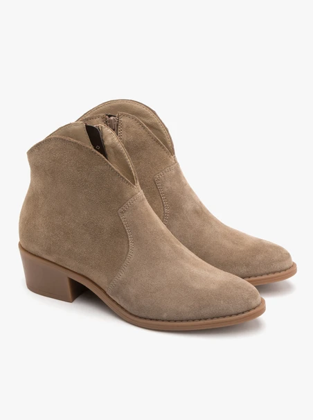 Sandfarbene Cowboystiefel aus Velours