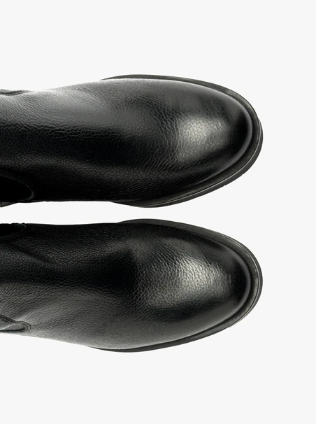 Schwarze Damenstiefel mit festem Boden