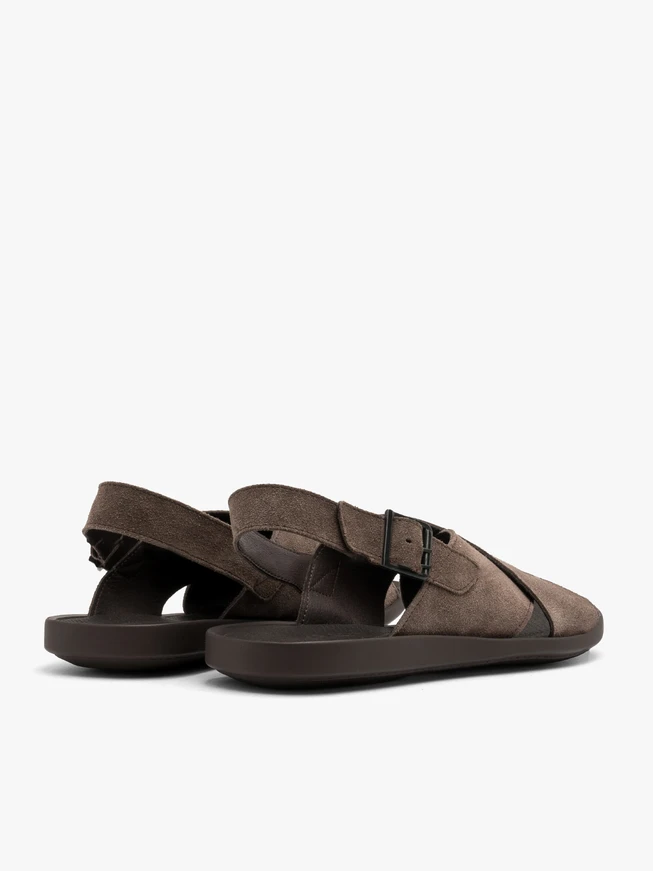 Graubraune Sandalen mit Schnallenverschluss