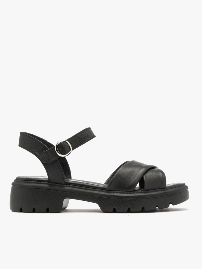 Schwarze Sandalen mit verziertem Schaft