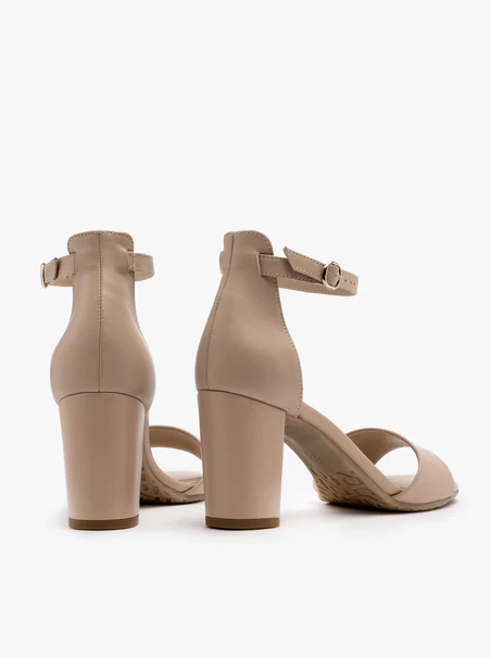 Beigefarbene Sandalen mit integriertem Absatz