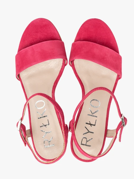 Fuchsiafarbene Stiletto-Sandalen