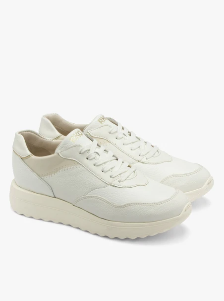 White sporty shoes with platinum heel tab