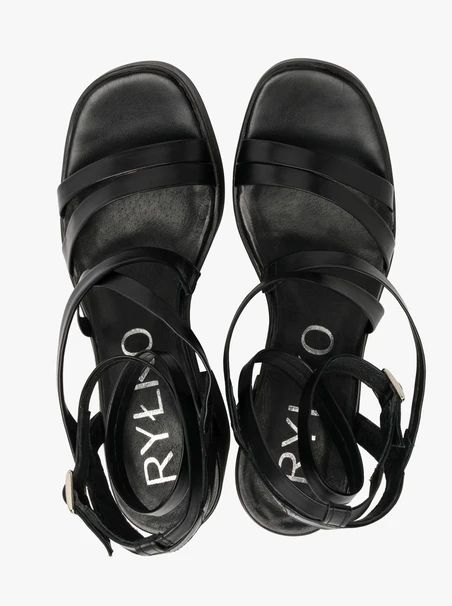 Schwarze Sandalen mit dekorativen Riemen