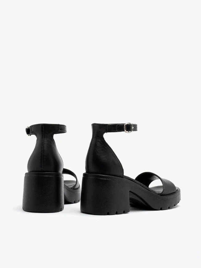 Chunky black women’s sandals