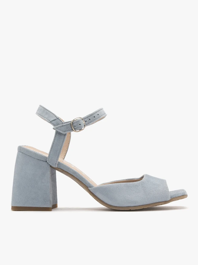Blaue Sandalen mit massivem Pfosten