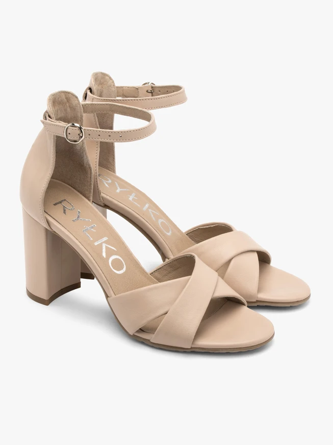 Beigefarbene hohe Stiletto-Sandalen