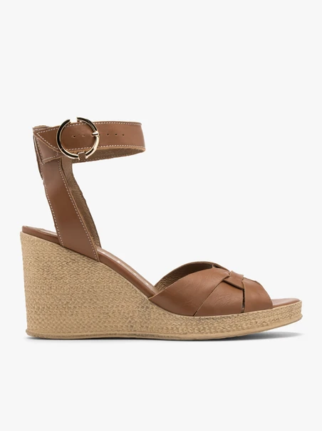 Braune hohe Plateausandalen