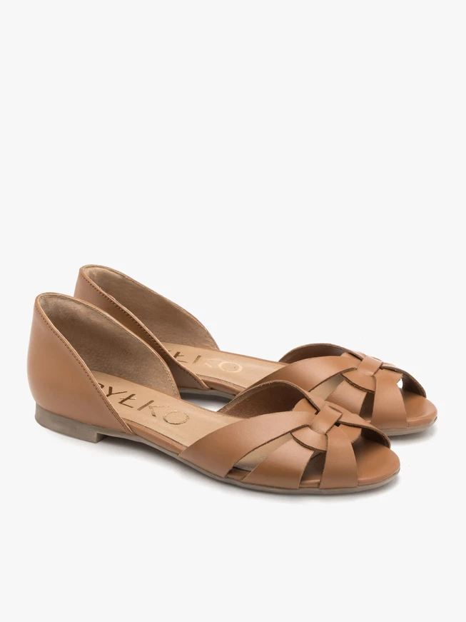 Braune zehenoffene Ballerinas