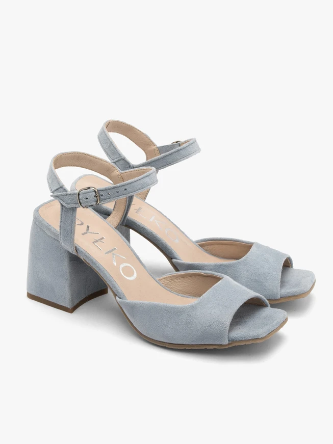 Blaue Sandalen mit massivem Pfosten