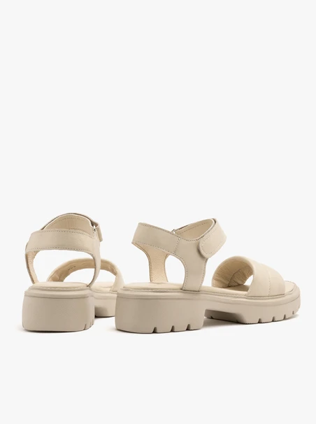 Cremefarbene Sandalen mit Klettverschluss