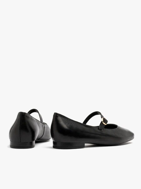 Black ballerinas with decorative buckle