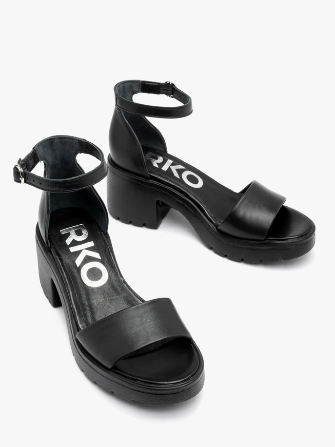 Chunky black women’s sandals