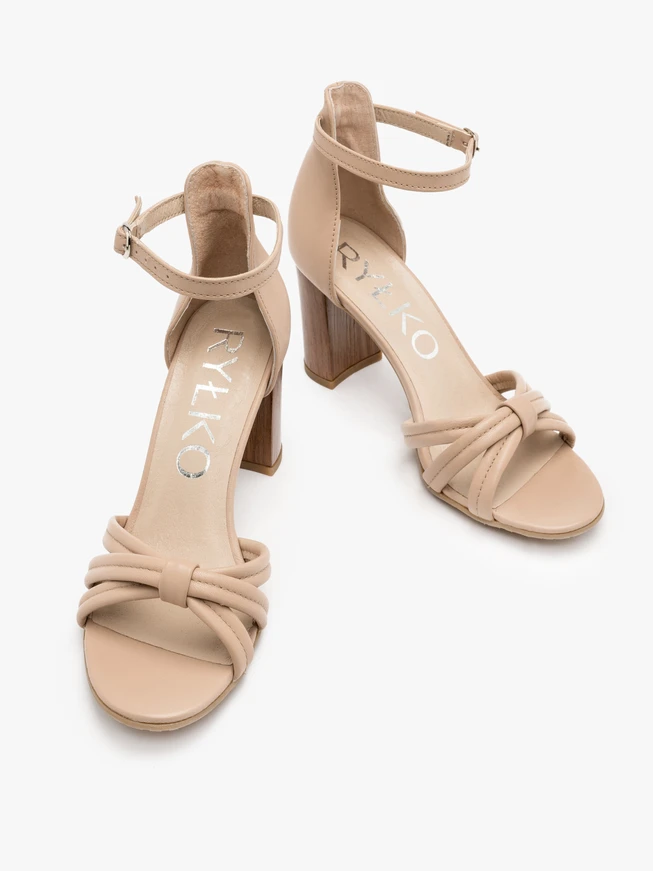 Light beige sandals with wooden heel