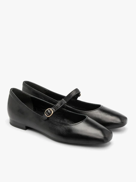 Black ballerinas with decorative buckle