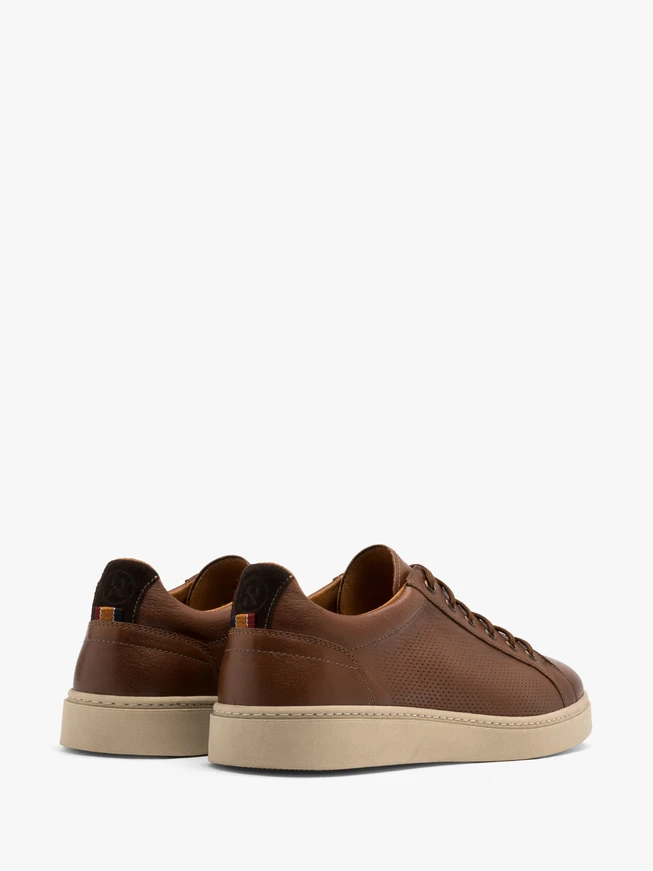Braune Herren Sporthalbschuhe mit beigem Boden