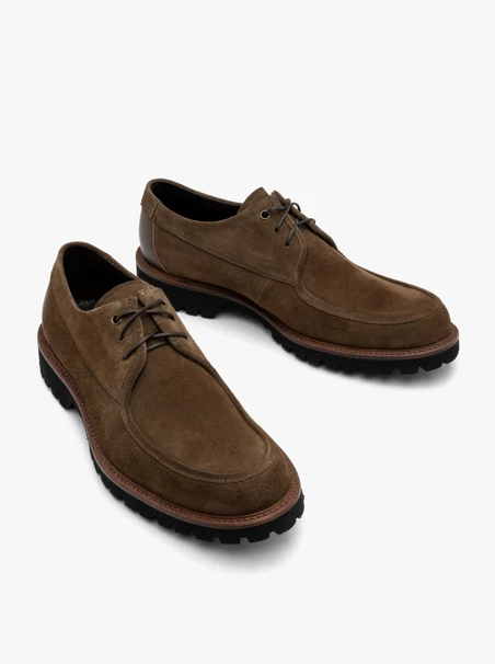 Olivfarbene Herren-Halbstiefel mit Traktorsohle