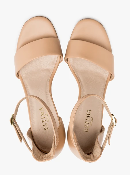 Beigefarbene Stiletto-Sandalen