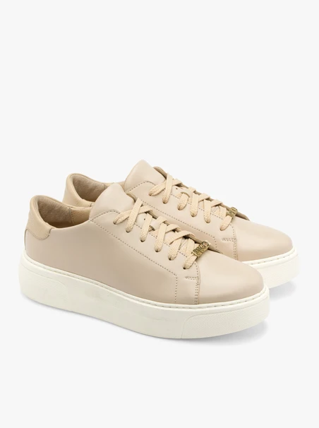Beige sporty shoes with gold detail
