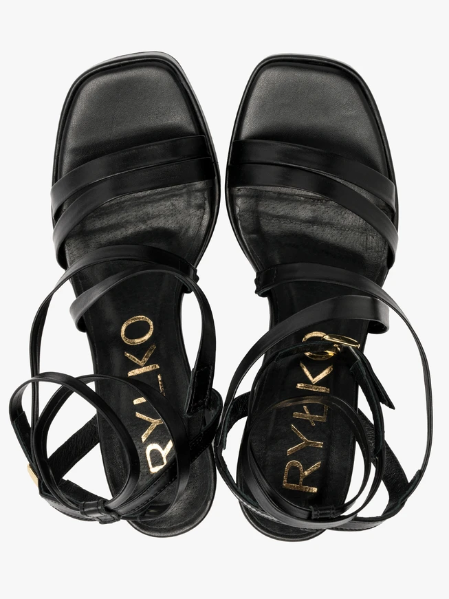 Schwarze Riemchensandalen mit Verzierungen