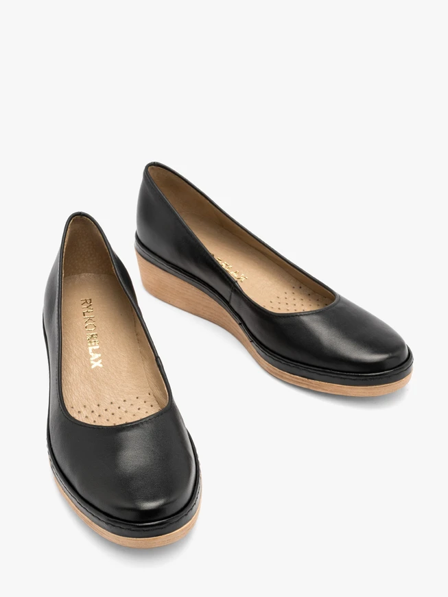 Schwarze Plateau-Pumps