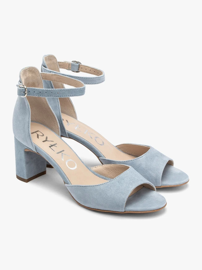 Klassische blaue Sandaletten mit Absatz