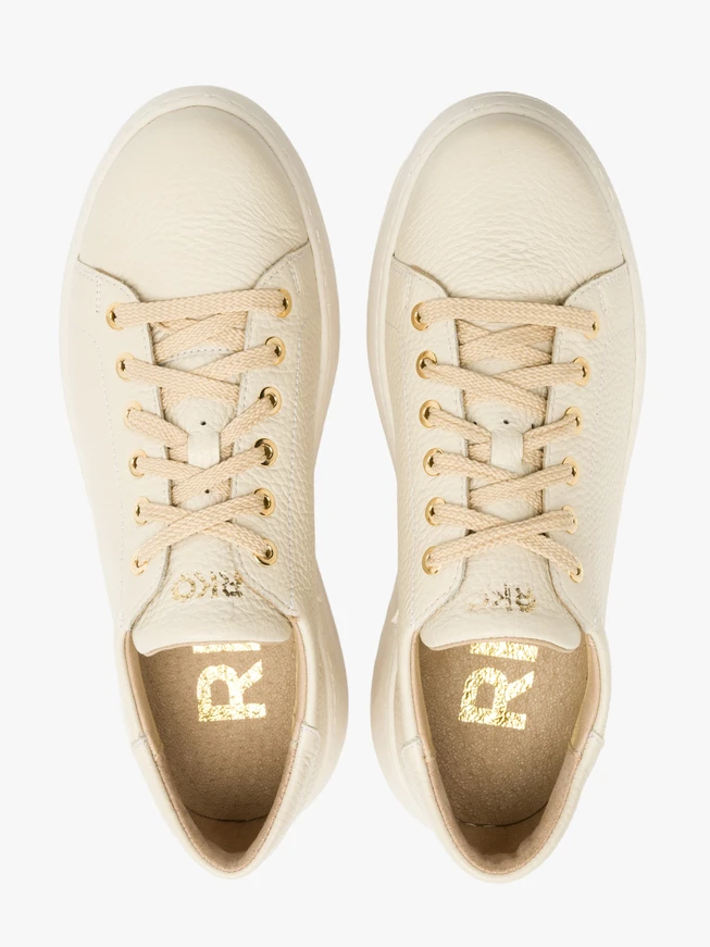 Cream sporty shoes