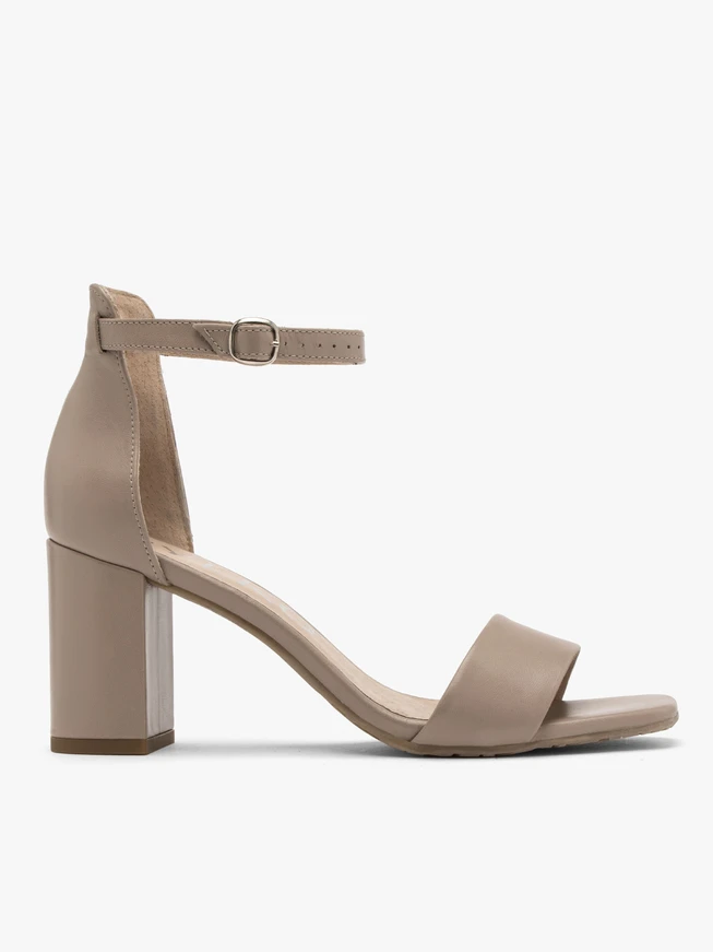 Beigefarbene Stiletto-Sandalen