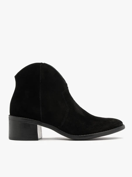 Schwarze Cowboystiefel