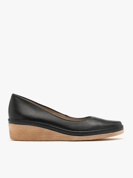 Schwarze Plateau-Pumps
