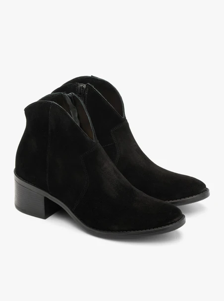 Schwarze Cowboystiefel