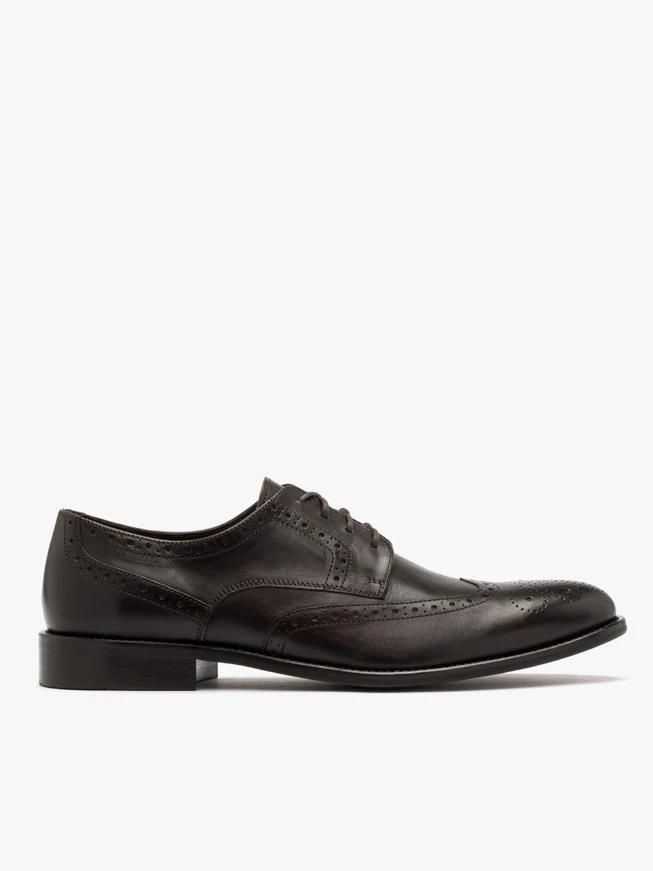 Dark brown men’s brogues